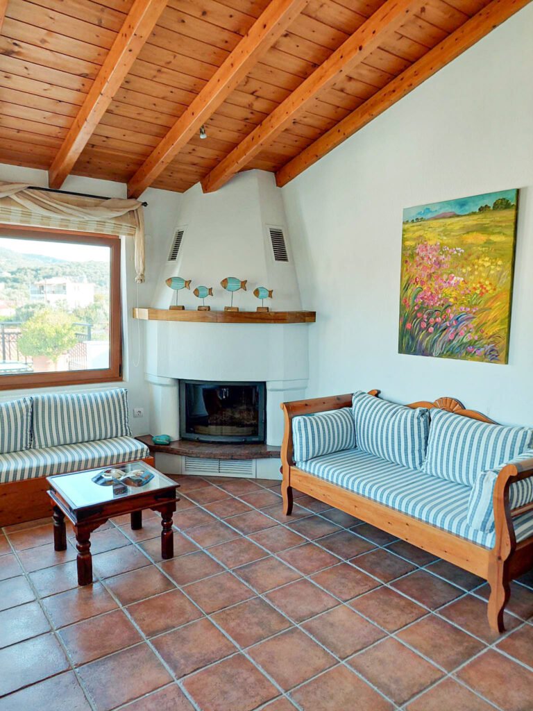 Stay at En Plo, within minutes to Skiathos Town and Airport. Our property in Skiathos features a one-bedroom house with a garden view and a loft suite with a sea view. Book directly for 10% off!